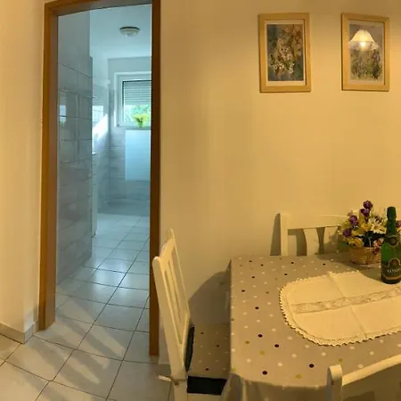 Konig Iii. Apartment